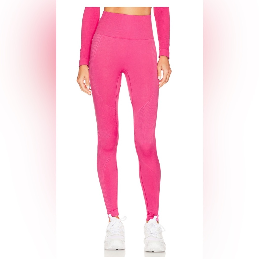 STILL AVAILABLE
 - ALALA Barre Seamless leggings size small (NEVER WORN!!!)